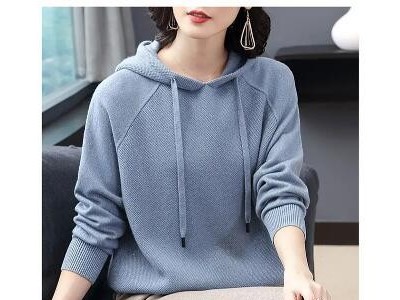 Women's hooded cashmere sweater
