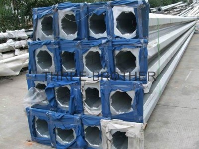 Octagonal lighting columns