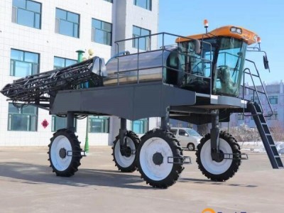 Four wheel four-wheel high clearance spray bar spray, new self-propelled spray