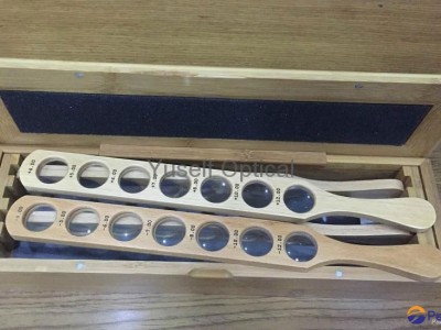 Wooden retinoscopy racks in Bamboo case