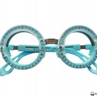 Trial frame for Astigmatic lens