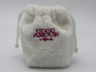 Fake fur lovely small drawstring bag in white with embroidery logo on front
