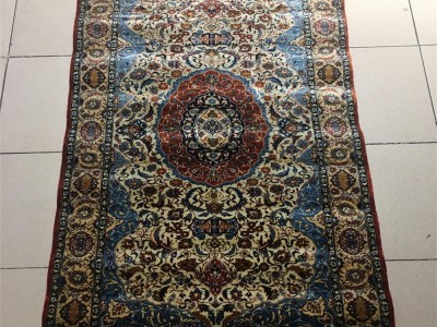 High count small-sized handmade silk Persian 2.5x4ft tapestry
