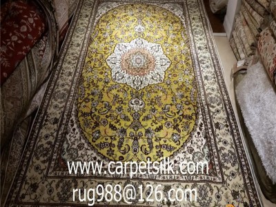 Buy one get one free prize gold silk carpet. The lottery will be held in July