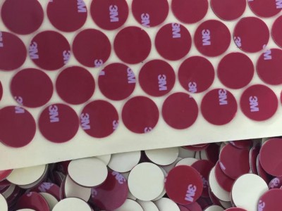 Professional students die cut various types of double-sided adhesive tape, 3M do