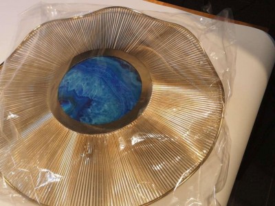 Metal window display