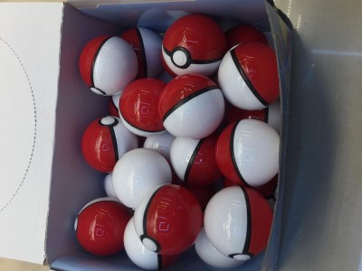 5 cm Pokemon ball in color box
