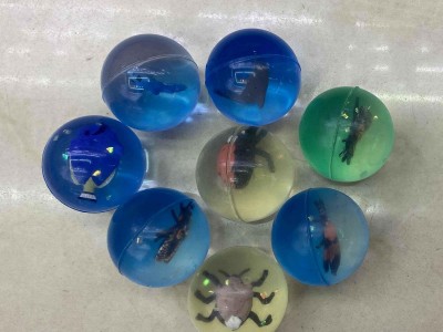 45mm high bouncing balls with 3D beetles figures