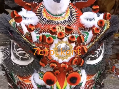 Traditional red and black lion head