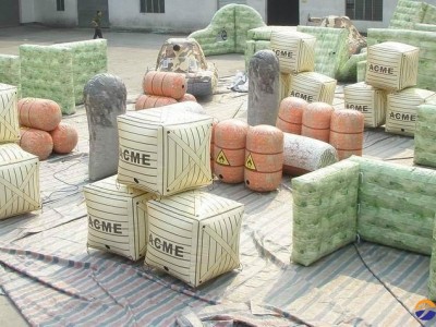 Inflatable bunkers for paintball game