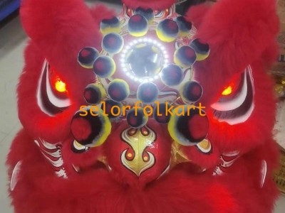 Sheep fur lion head with more pompoms