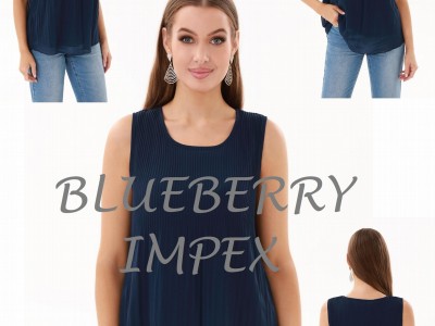 Ladies slvless pleated top