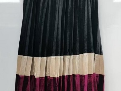 VELVET PLEATED SKIRT