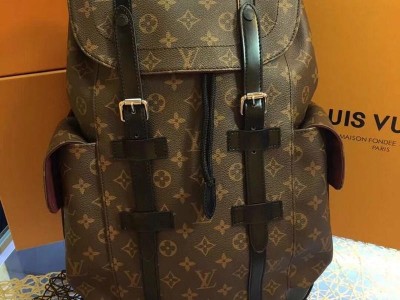ackpack     urse     ravelling bags        age bags     hristopher Monogram
