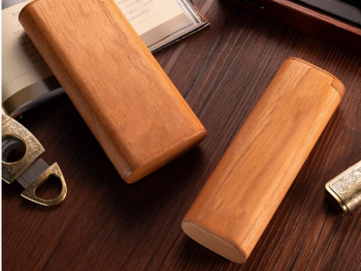 Cigarette cover moisturizing cedar wood portable log cigar box
