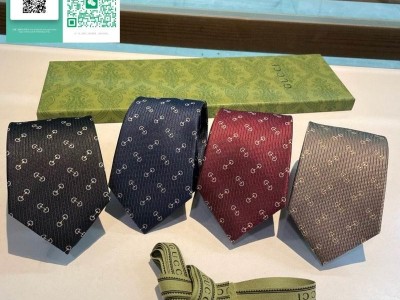 silk tie Silk tie with Double G detail Silk crêpe bow tie Double G and che