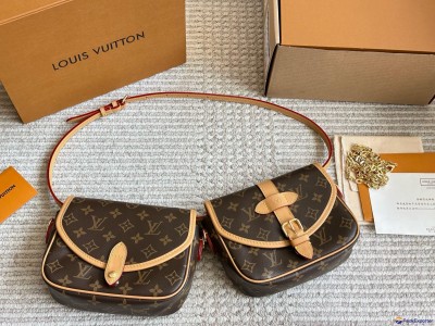 Bougie on a Budget               Bag Purse     uo BB Monogram Bag 2 Bags A Set