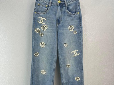 2023 women Casual fashion sense jeans all match straight long leg artifact