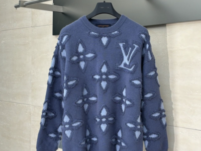 Monogram Flower Bouclette Jacquard Pullover     lue Sweaters